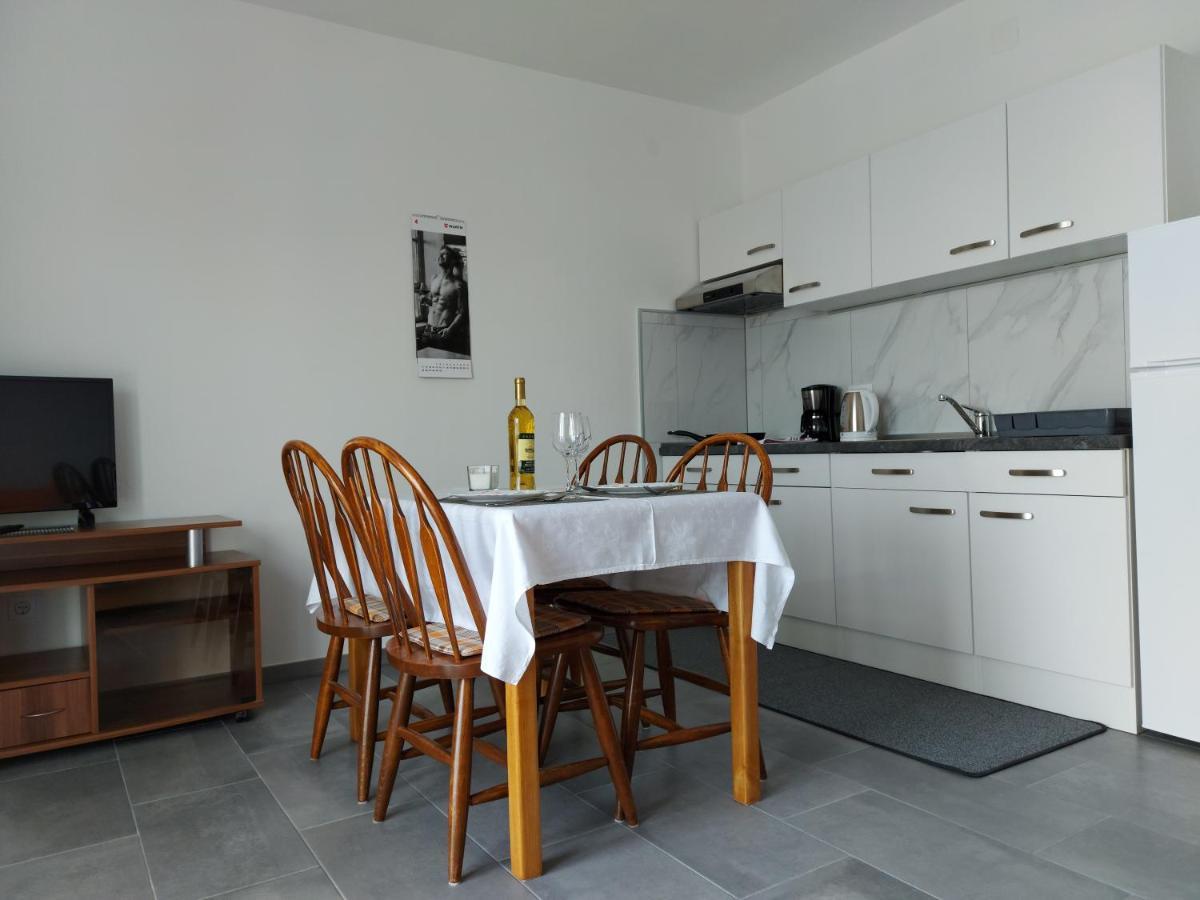 Apartmani Mare Novi Vinodolski Exteriér fotografie